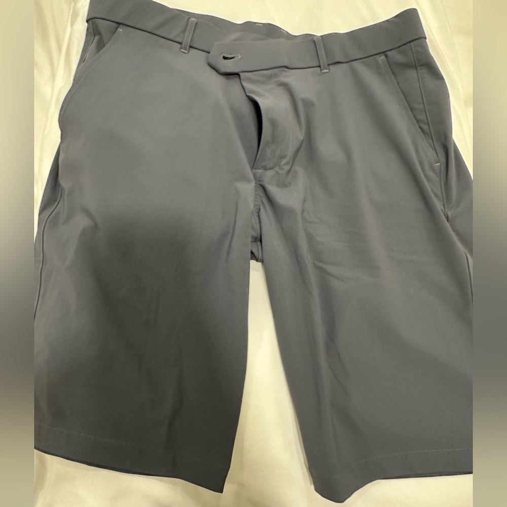 Greyson Men's montauk stingray grey Shorts. Size 34 waist. 10 inch inseam.